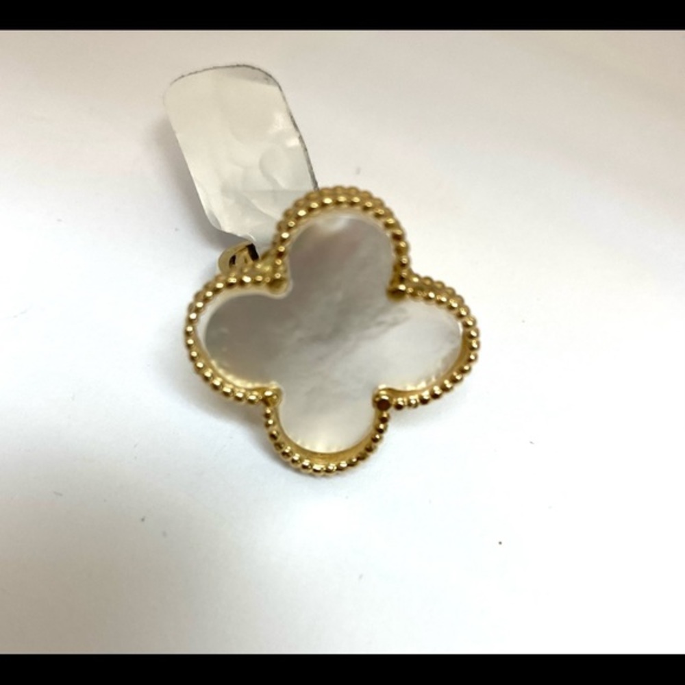 Clover Flower mother of Pearl Ring 10k Gold